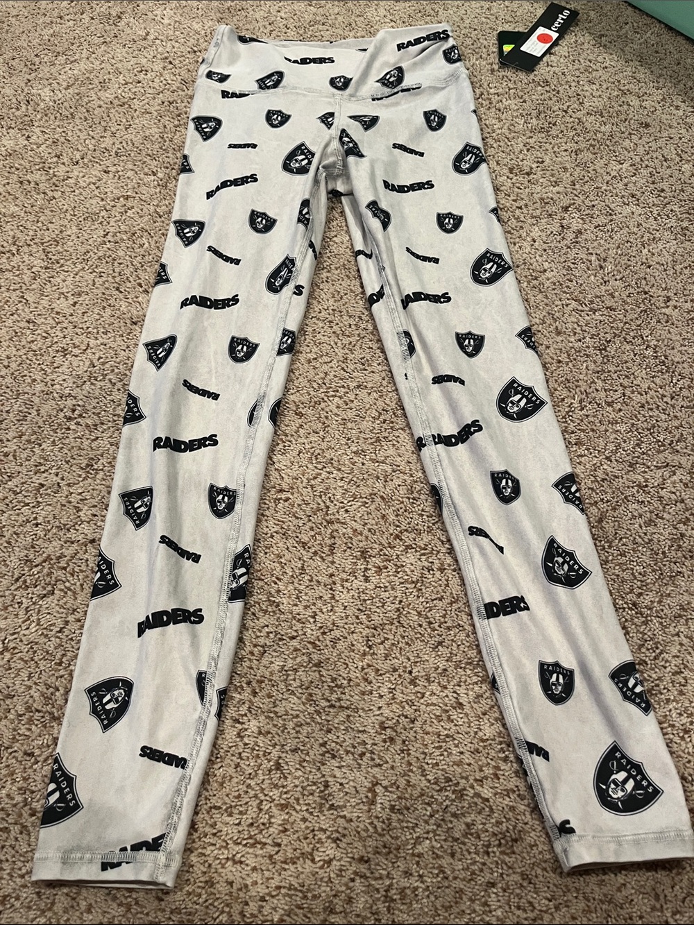 Las Vegas Raiders Logo Leggings for Women - White and Black - Reversible